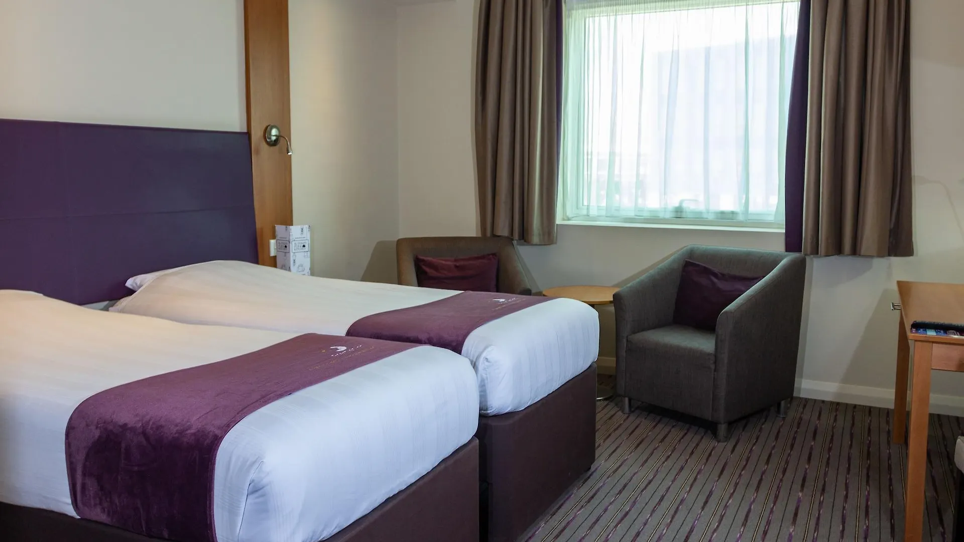 Premier Inn Dubai International Airport 3*,